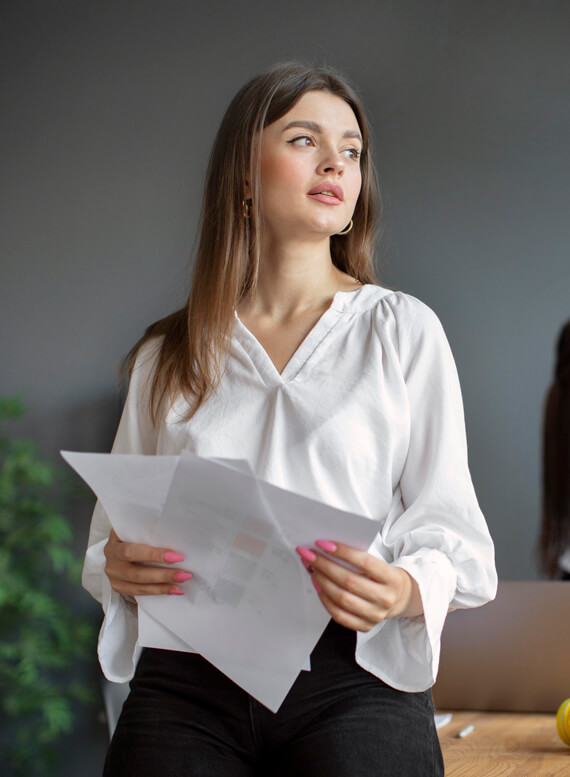 portrait-woman-working-startup-company